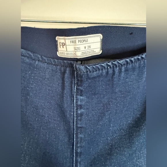 Free People Women’s Dark Denim Penny Pull-On Flare Jeans - Size 26 - Picture 3 of 9